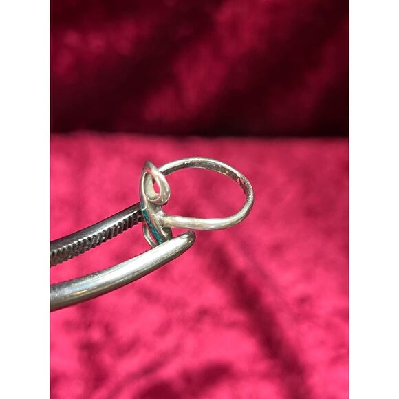 Vintage Jewelry - Infinity Ring - Sterling Silver - Inlaid Turquoise Chips - 5 - Picture 8 of 8